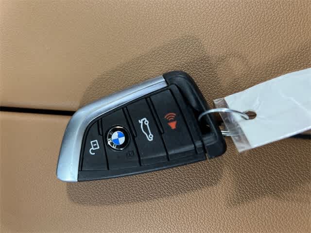 Thumbnail: 2022 BMW 5 Series - 33