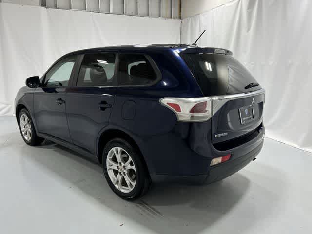 Thumbnail: 2014 Mitsubishi Outlander - 12