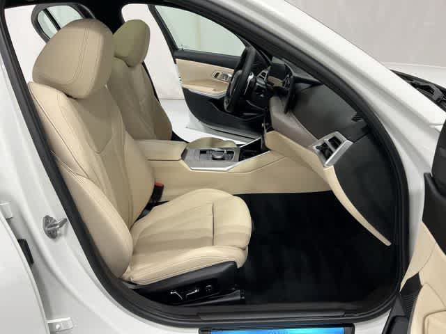 Thumbnail: 2025 BMW 3 Series - 25