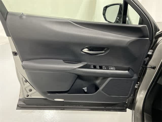 Thumbnail: 2019 Lexus UX - 35