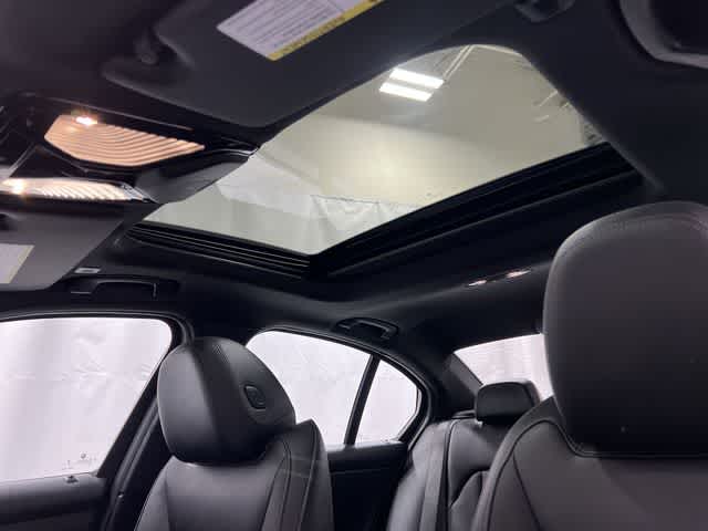 Thumbnail: 2023 BMW 3 Series - 23