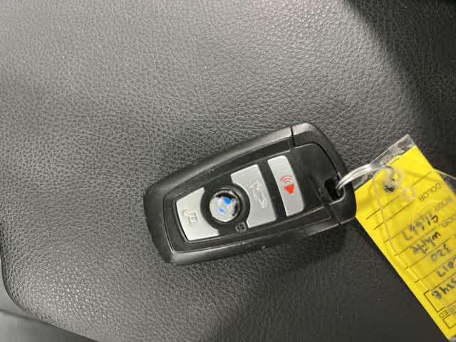 Thumbnail: 2017 BMW 3 Series - 32