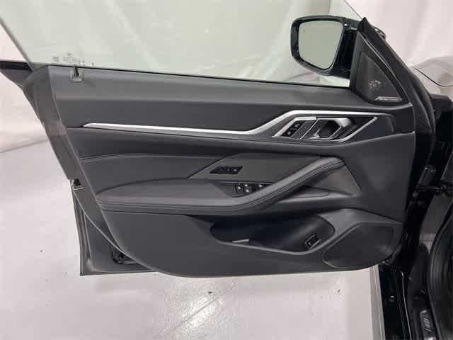 Thumbnail: 2025 BMW i4 - 35