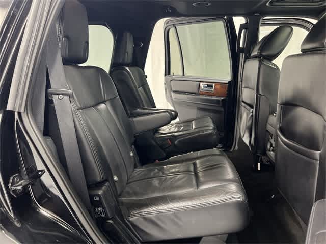 Thumbnail: 2016 Lincoln Navigator - 25