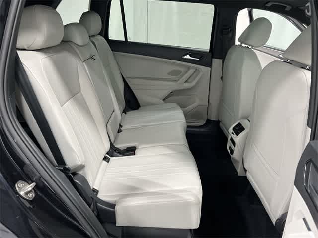 Thumbnail: 2022 Volkswagen Tiguan - 25