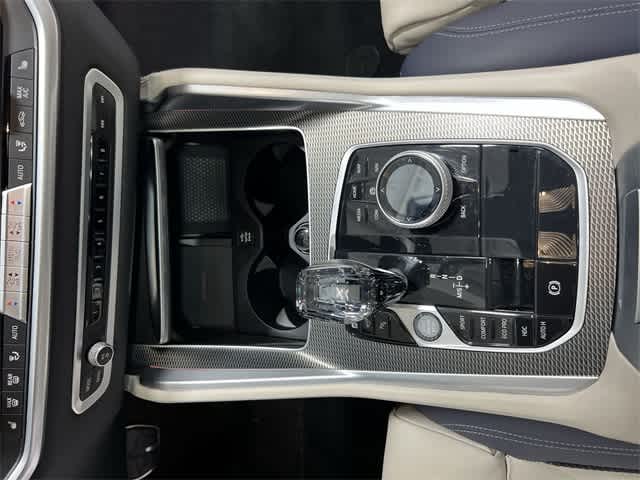 Thumbnail: 2023 BMW X6 - 30