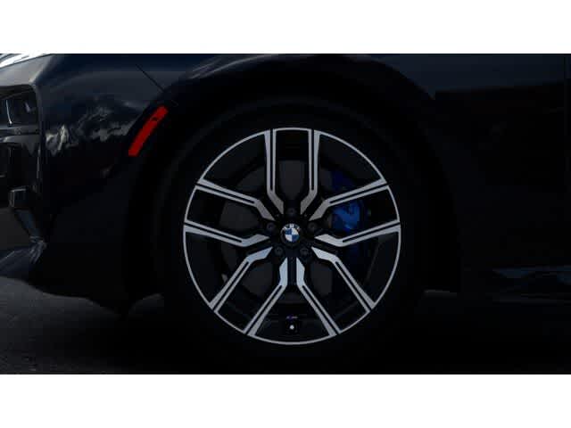 Thumbnail: 2025 BMW 7 Series - 7