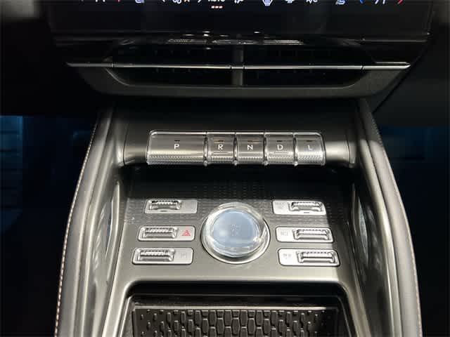 Thumbnail: 2024 Lincoln Nautilus - 31