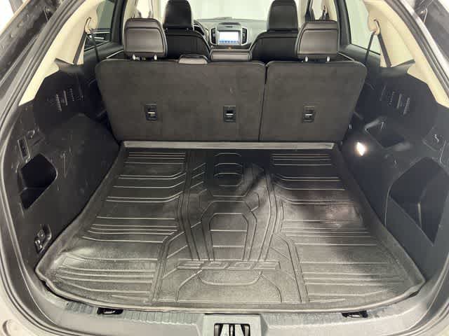 Thumbnail: 2020 Ford Edge - 31