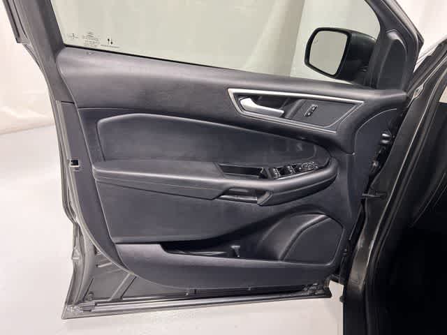 Thumbnail: 2020 Ford Edge - 34