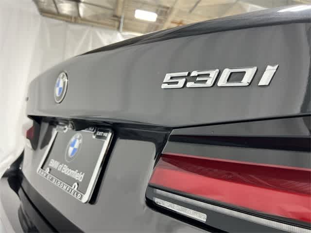 Thumbnail: 2022 BMW 5 Series - 17