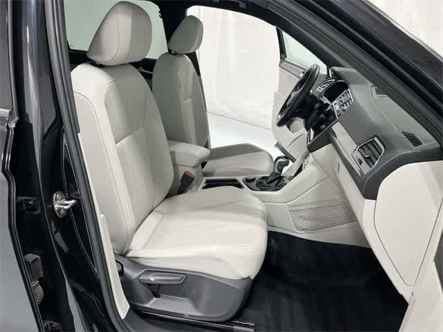 Thumbnail: 2022 Volkswagen Tiguan - 26