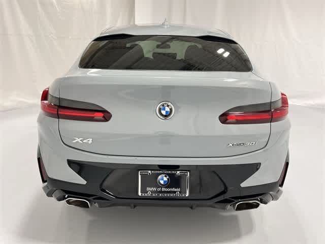 Thumbnail: 2022 BMW X4 - 13