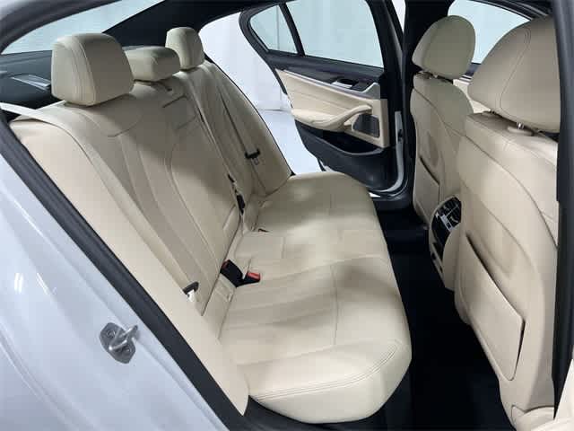 Thumbnail: 2023 BMW 5 Series - 25