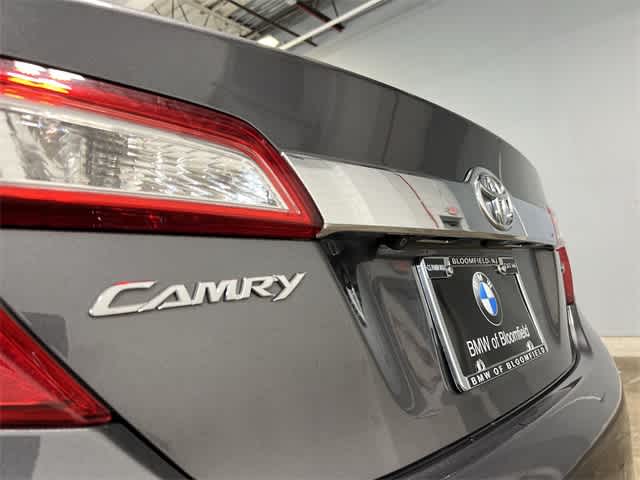 2014 Toyota Camry XLE 18