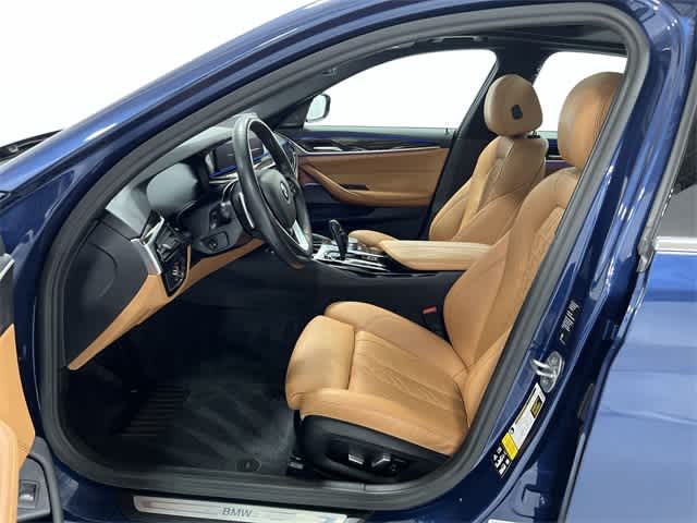 Thumbnail: 2022 BMW 5 Series - 10