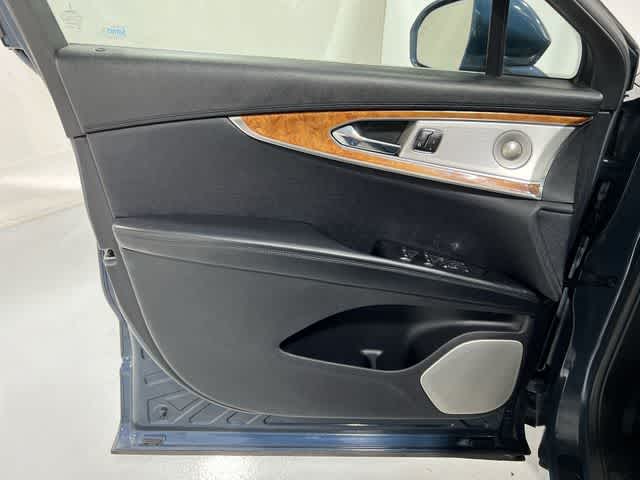 Thumbnail: 2016 Lincoln MKX - 36