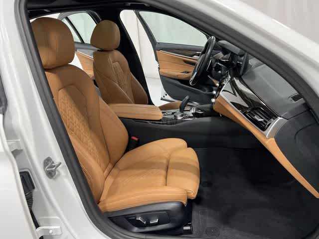 Thumbnail: 2023 BMW 5 Series - 26