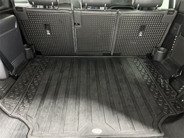 Thumbnail: 2020 Land Rover Defender - 32