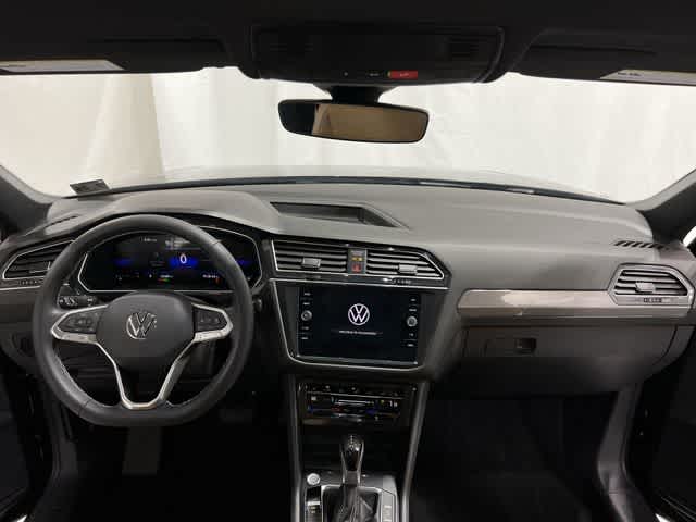 Thumbnail: 2023 Volkswagen Tiguan - 20