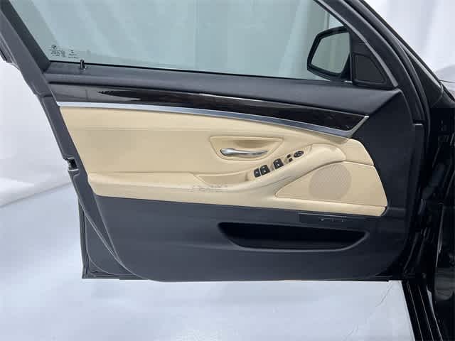 Thumbnail: 2016 BMW 5 Series - 35