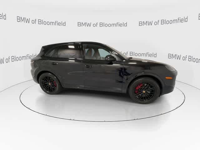 Thumbnail: 2024 Porsche Cayenne - 9