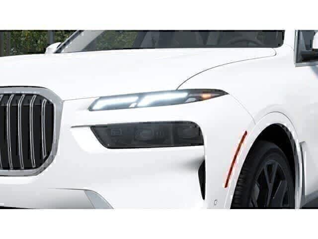 Thumbnail: 2026 BMW X7 - 6