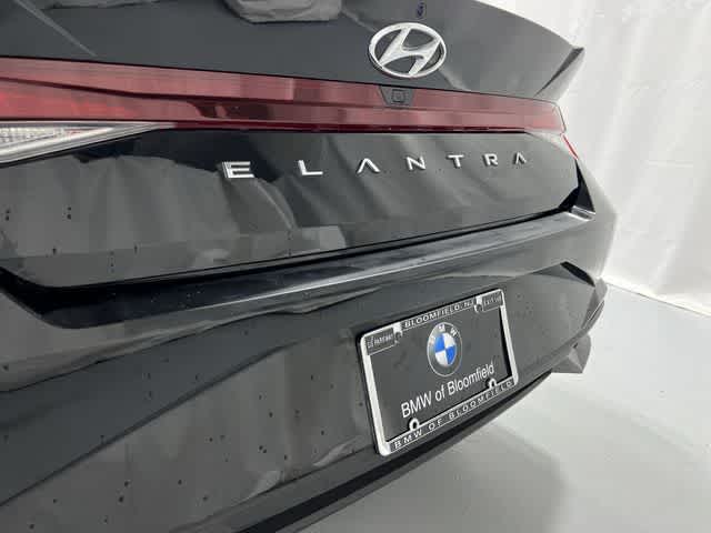 Thumbnail: 2023 Hyundai Elantra - 17