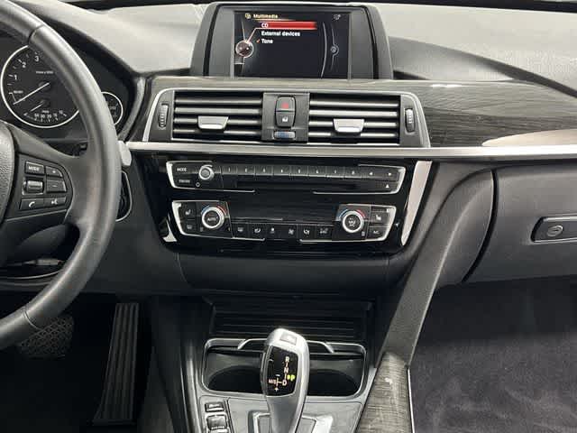 Thumbnail: 2017 BMW 3 Series - 28