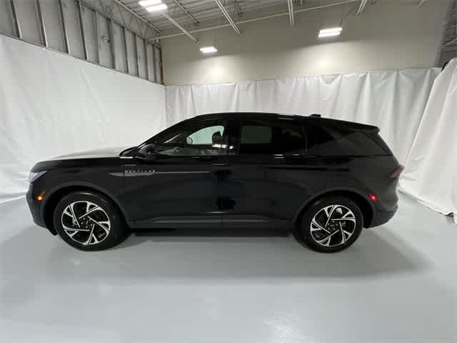 Thumbnail: 2024 Lincoln Nautilus - 11