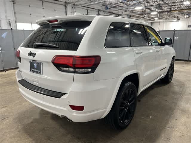 Thumbnail: 2017 Jeep Grand Cherokee - 14