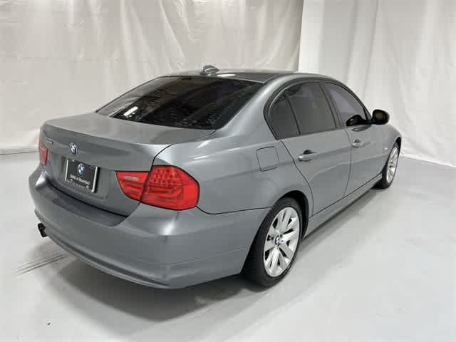 Thumbnail: 2011 BMW 3 Series - 14