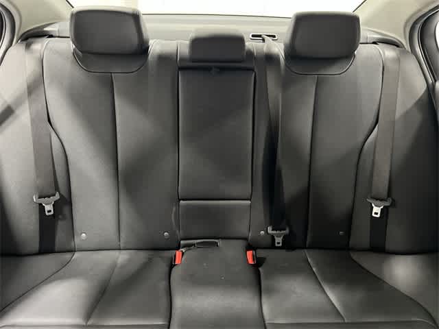 Thumbnail: 2017 BMW 3 Series - 22