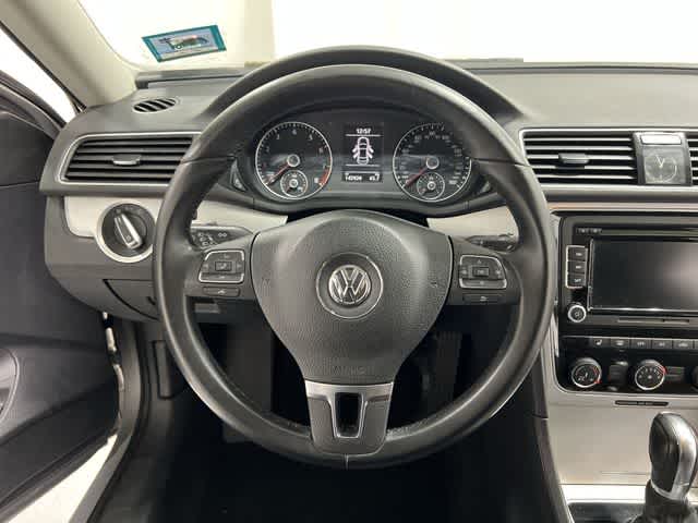 Thumbnail: 2013 Volkswagen Passat - 25