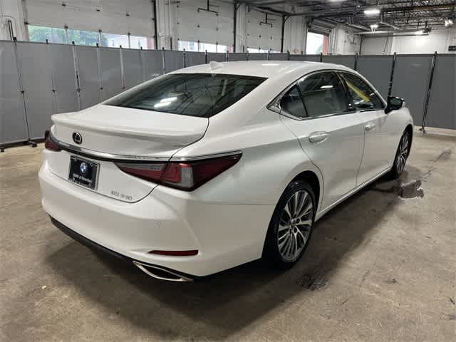 Thumbnail: 2020 Lexus ES - 14