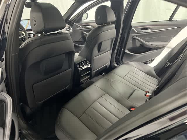 Thumbnail: 2023 BMW 5 Series - 24