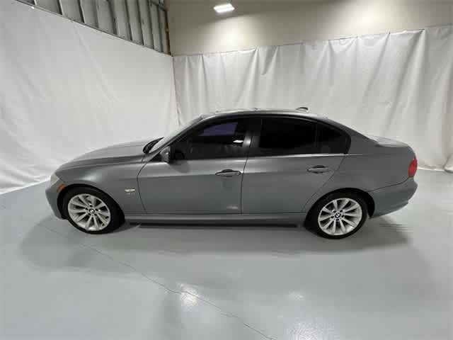 Thumbnail: 2011 BMW 3 Series - 11