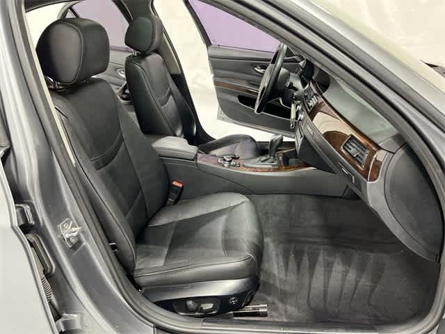 Thumbnail: 2011 BMW 3 Series - 26