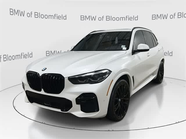 2022 BMW X5 xDrive40i Hero Image