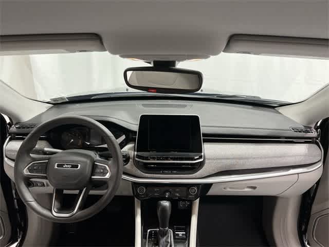 Thumbnail: 2022 Jeep Compass - 20