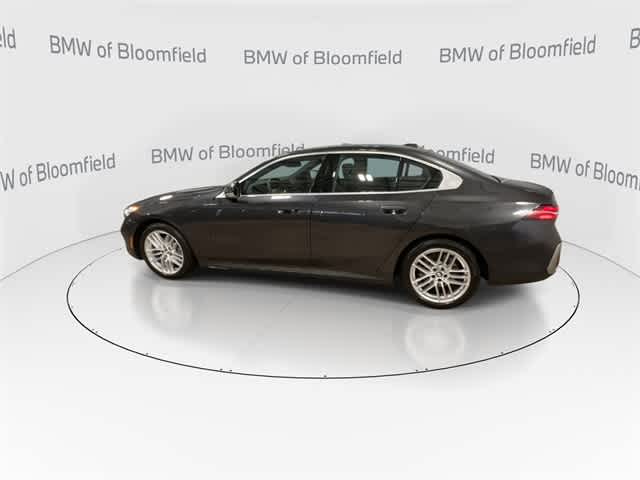 Thumbnail: 2025 BMW 5 Series - 5