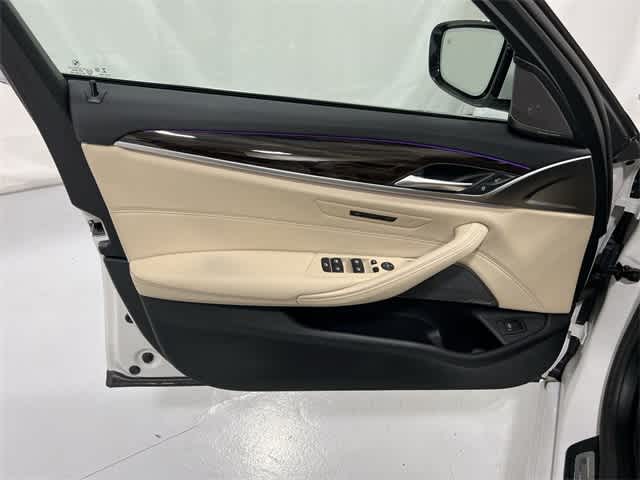 Thumbnail: 2023 BMW 5 Series - 35