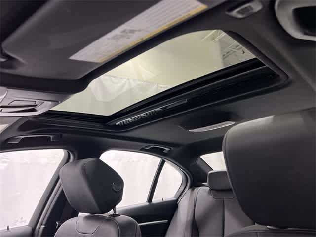 Thumbnail: 2018 BMW 3 Series - 23