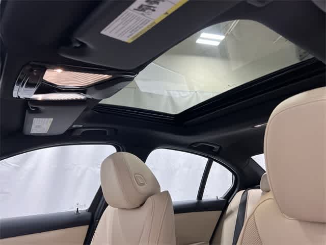 Thumbnail: 2025 BMW 3 Series - 23