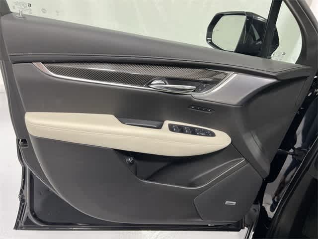 Thumbnail: 2023 Cadillac XT6 - 35