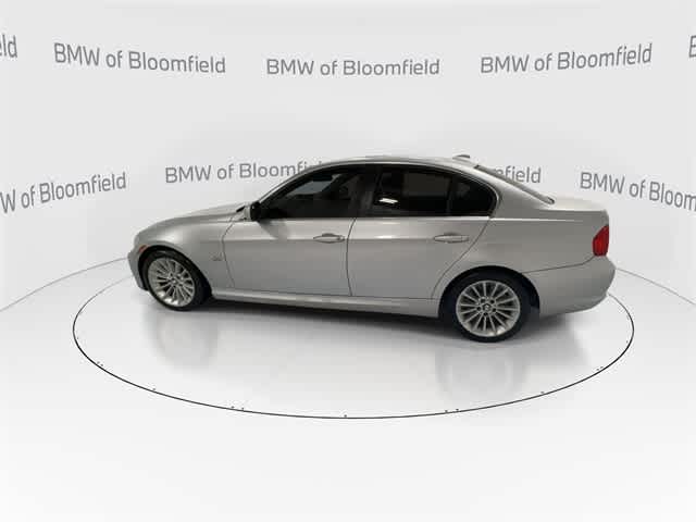 Thumbnail: 2011 BMW 3 Series - 5