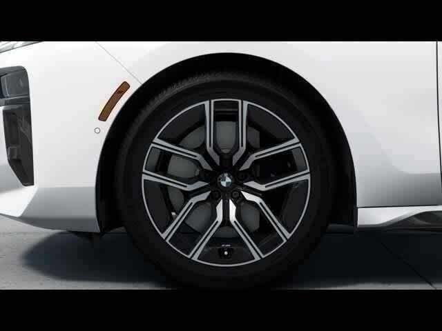 Thumbnail: 2025 BMW 7 Series - 7