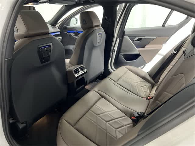 Thumbnail: 2025 BMW i5 - 24