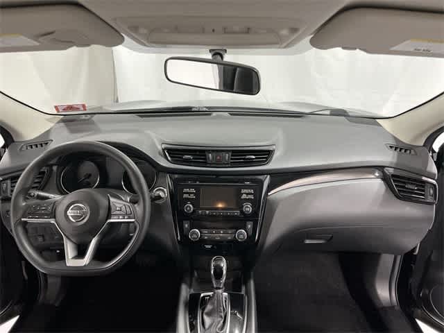 Thumbnail: 2017 Nissan Rogue Sport - 20