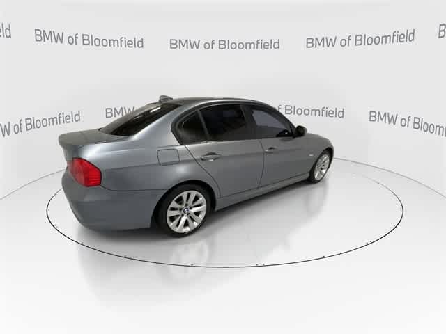 Thumbnail: 2011 BMW 3 Series - 8